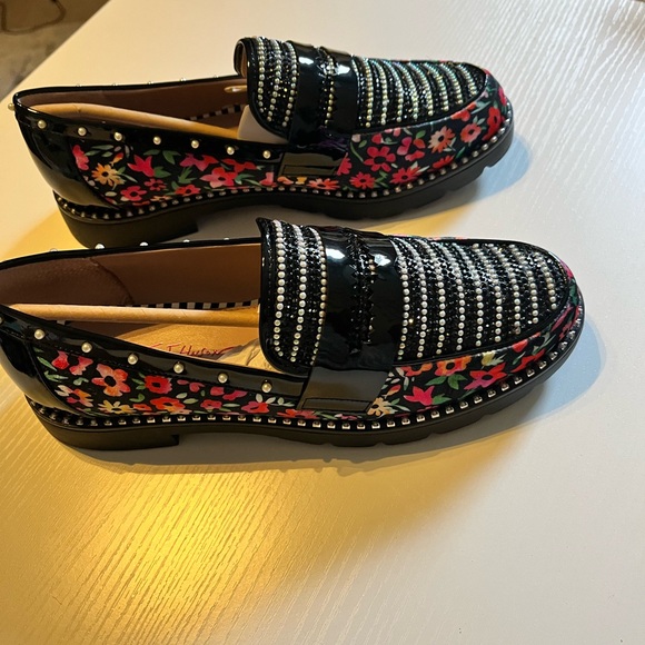 Betsy Johnson Women's Darian Pearl-Embellished Tailored Lug-Sole Loafers - Picture 3 of 3